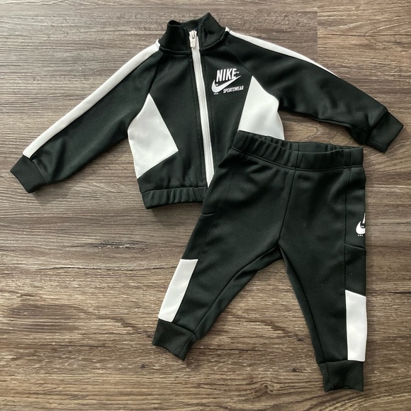 Nike | Matching Sets | Nike Sweatsuit | Poshmark
